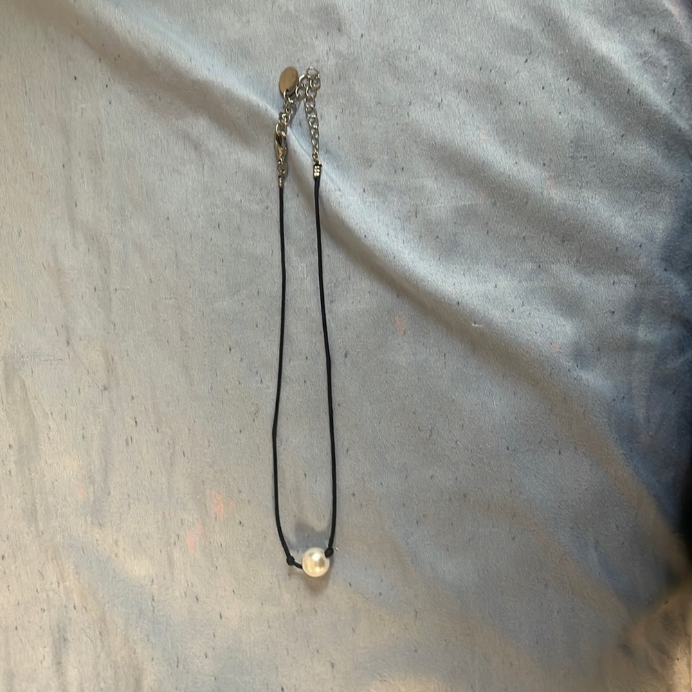 Black pearl choker